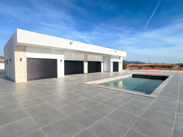 3-bedroom Detached Villa In La Romana, Spain (250 M²)
