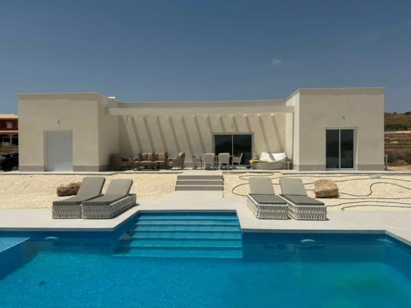 3-bedroom Detached Villa In Pinoso, Spain (150 M²)