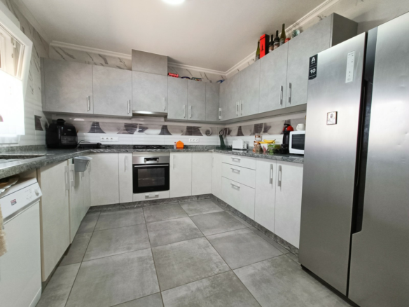 4-bedroom Detached Villa In Pinoso, Spain (160 M²)