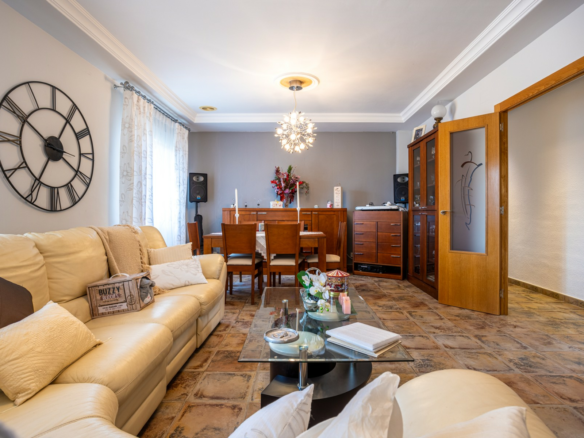 5-bedroom Detached Villa In Elche, Spain (199 M²)