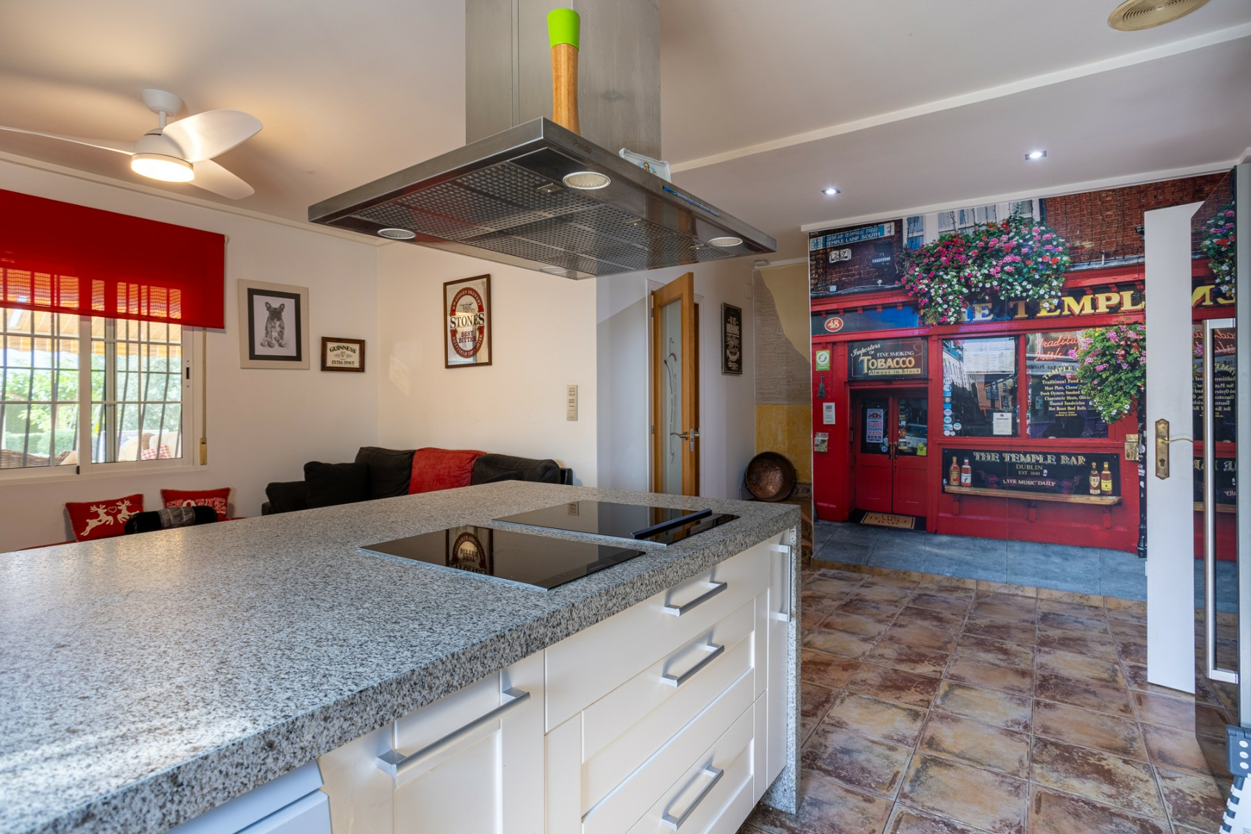 5-bedroom Detached Villa In Elche, Spain (199 M²)