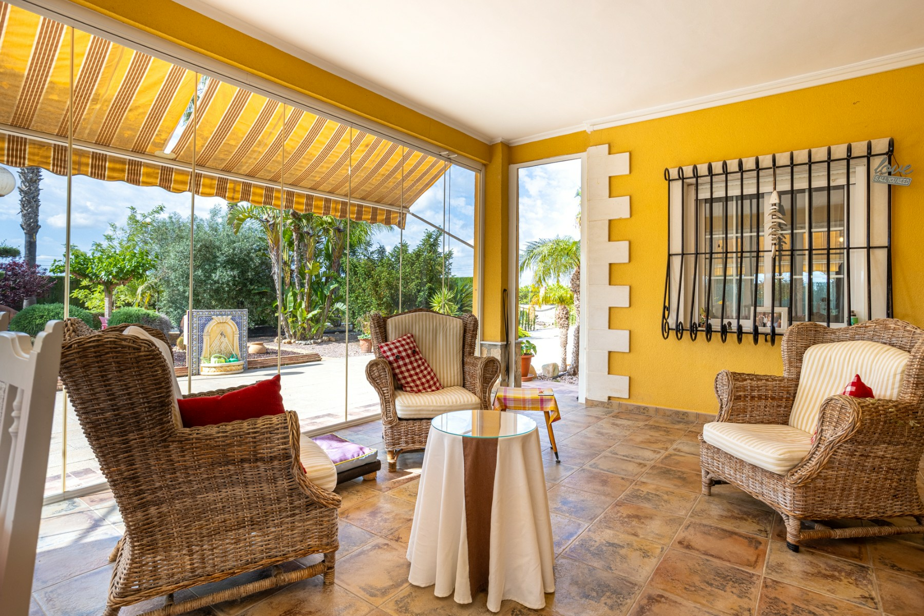 5-bedroom Detached Villa In Elche, Spain (199 M²)