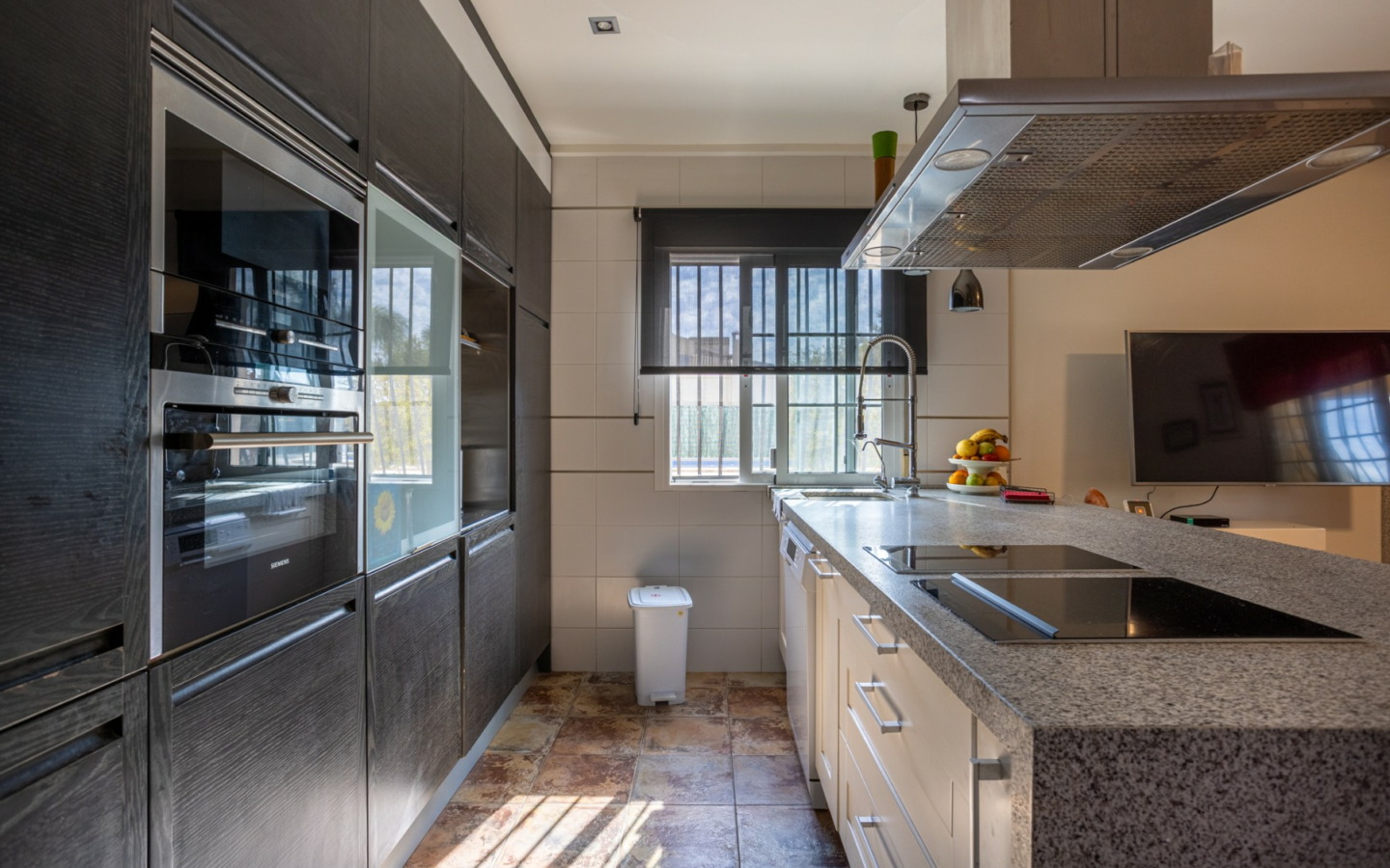 5-bedroom Detached Villa In Elche, Spain (199 M²)