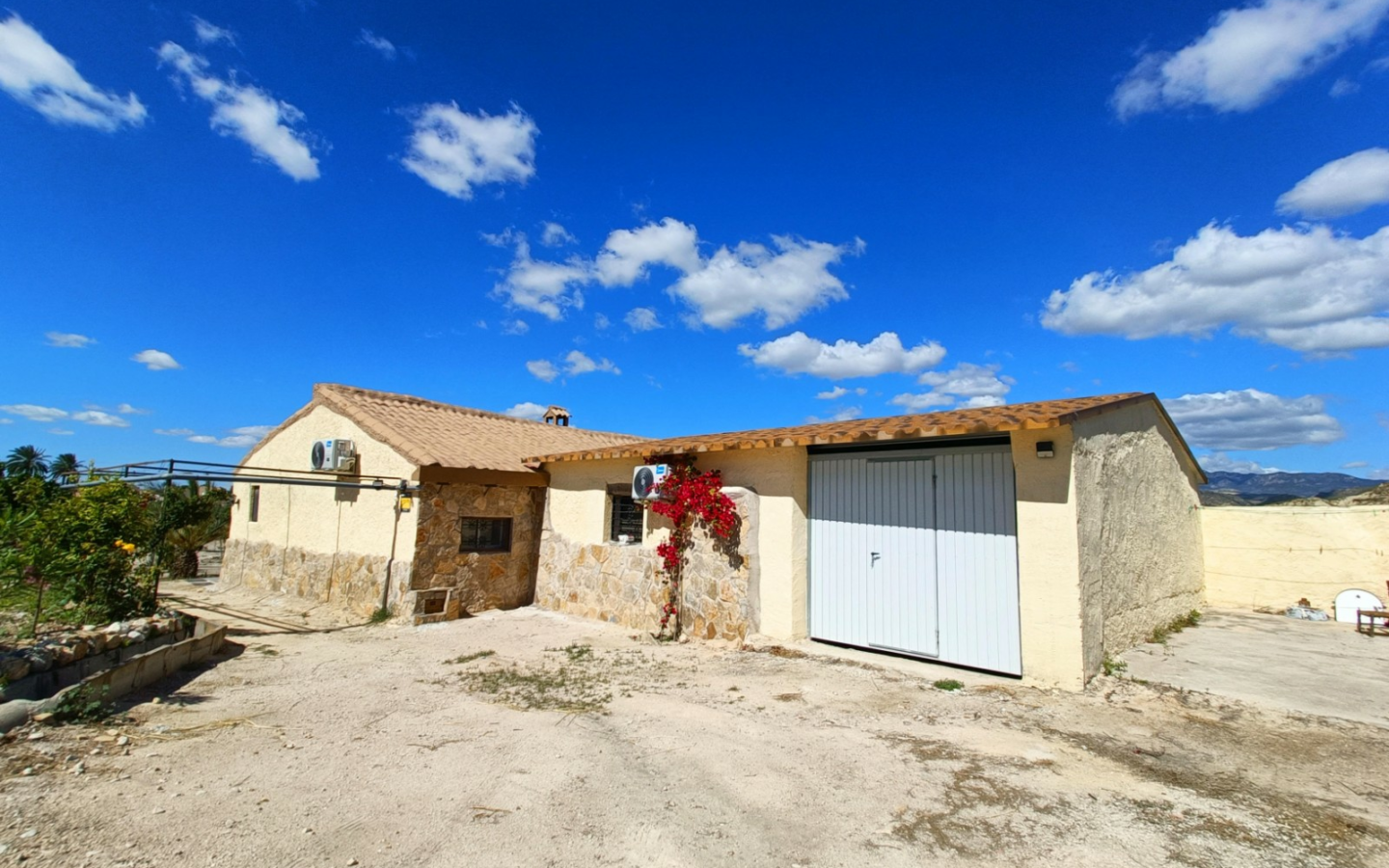 3-bedroom Detached Villa In Abanilla, Spain (100 M²)