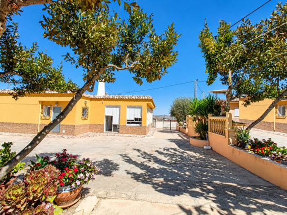 3-bedroom Detached Villa In Hondón De Los Frailes, Spain (154 M²)