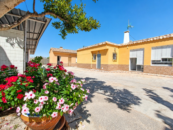 3-bedroom Detached Villa In Hondón De Los Frailes, Spain (154 M²)