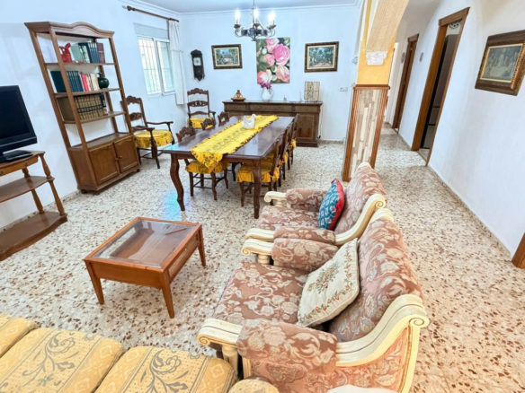 4-bedroom Detached Villa In Crevillente, Spain (267 M²)