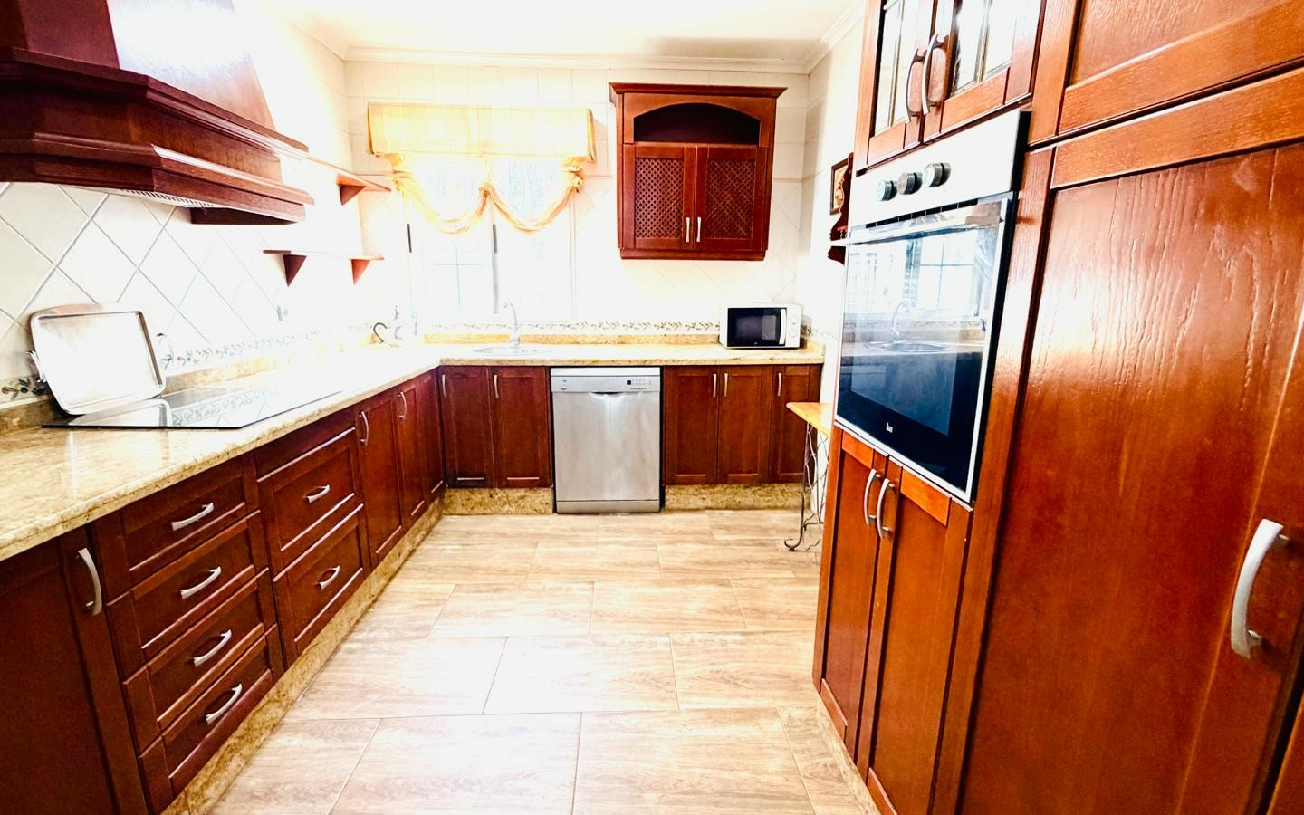 4-bedroom Detached Villa In Crevillente, Spain (267 M²)