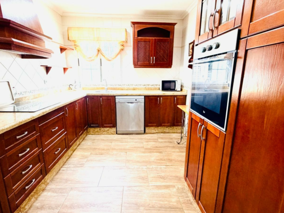4-bedroom Detached Villa In Crevillente, Spain (267 M²)