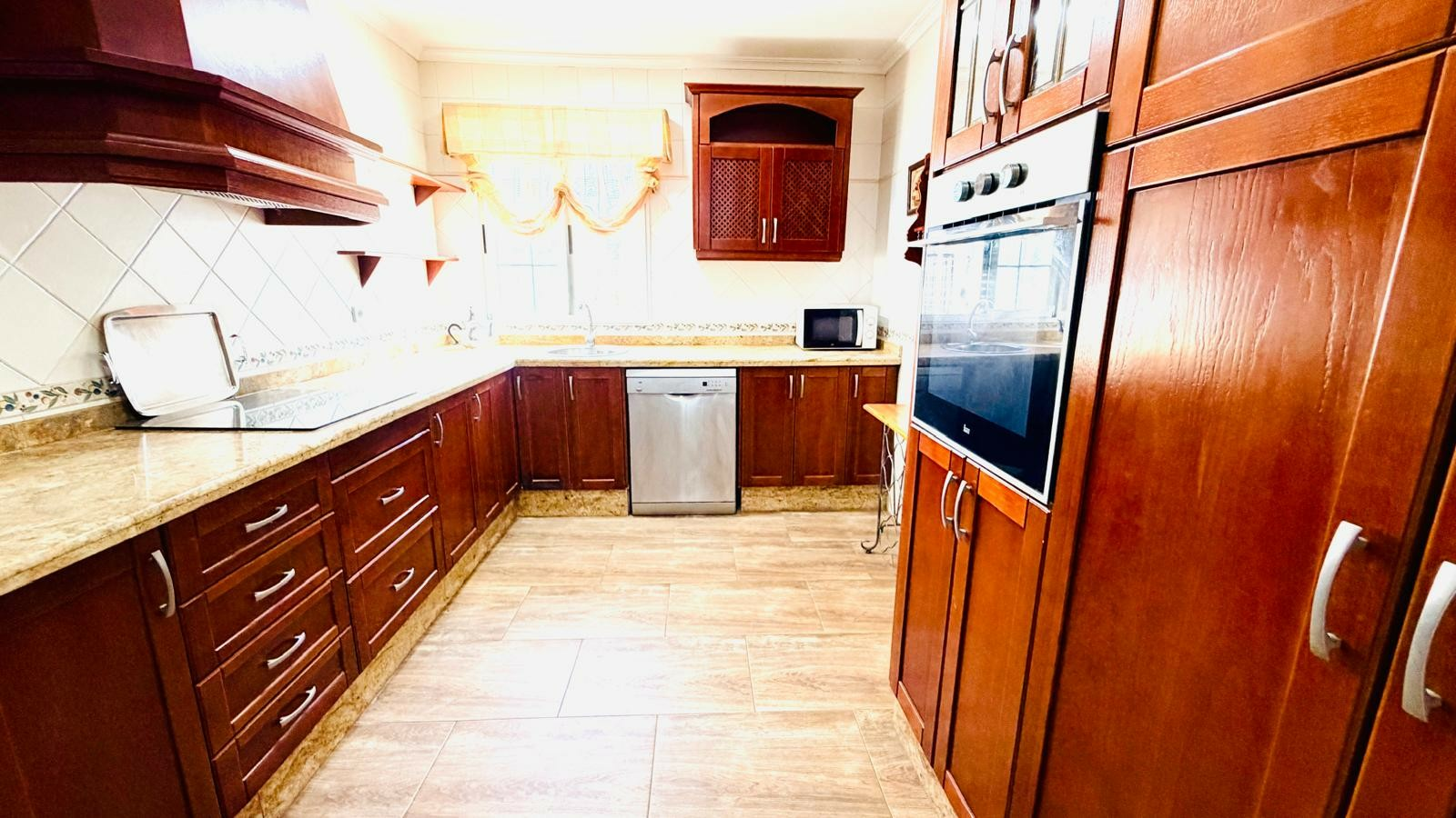 4-bedroom Detached Villa In Crevillente, Spain (267 M²)