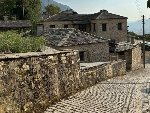Hotel In Konitsa, Greece (310 M²)