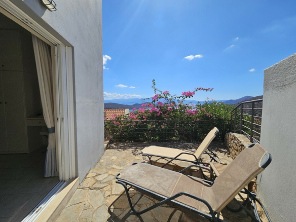 3-bedroom Villa In Agios Nikolaos, Greece (113 M²)