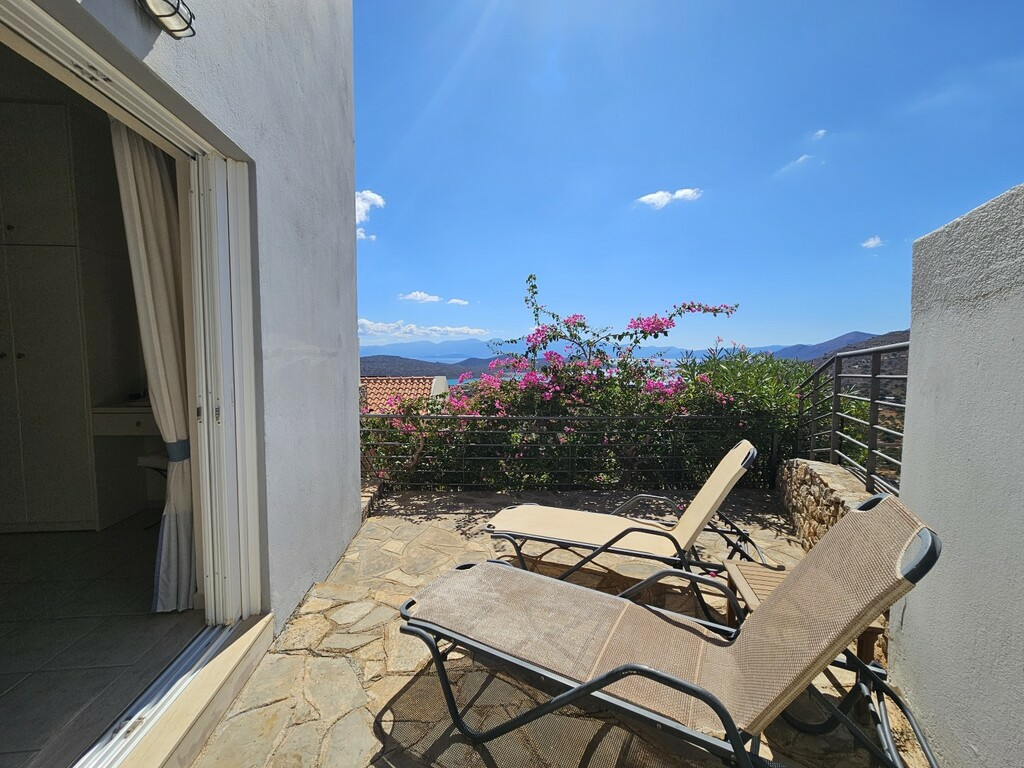 3-bedroom Villa In Agios Nikolaos, Greece (113 M²)