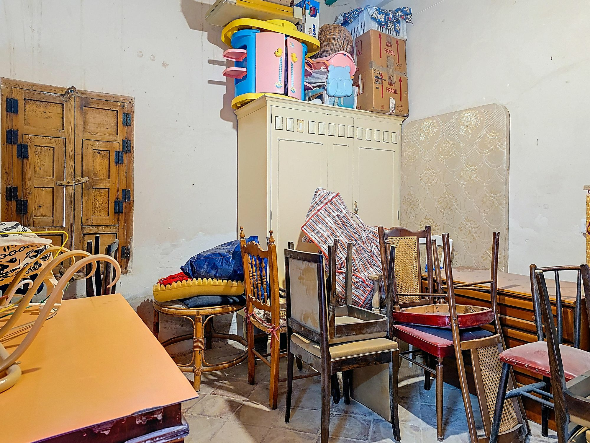 tn_IZ575-10-f9dc69 5-bedroom Country House In Pinoso, Spain (260 M²)