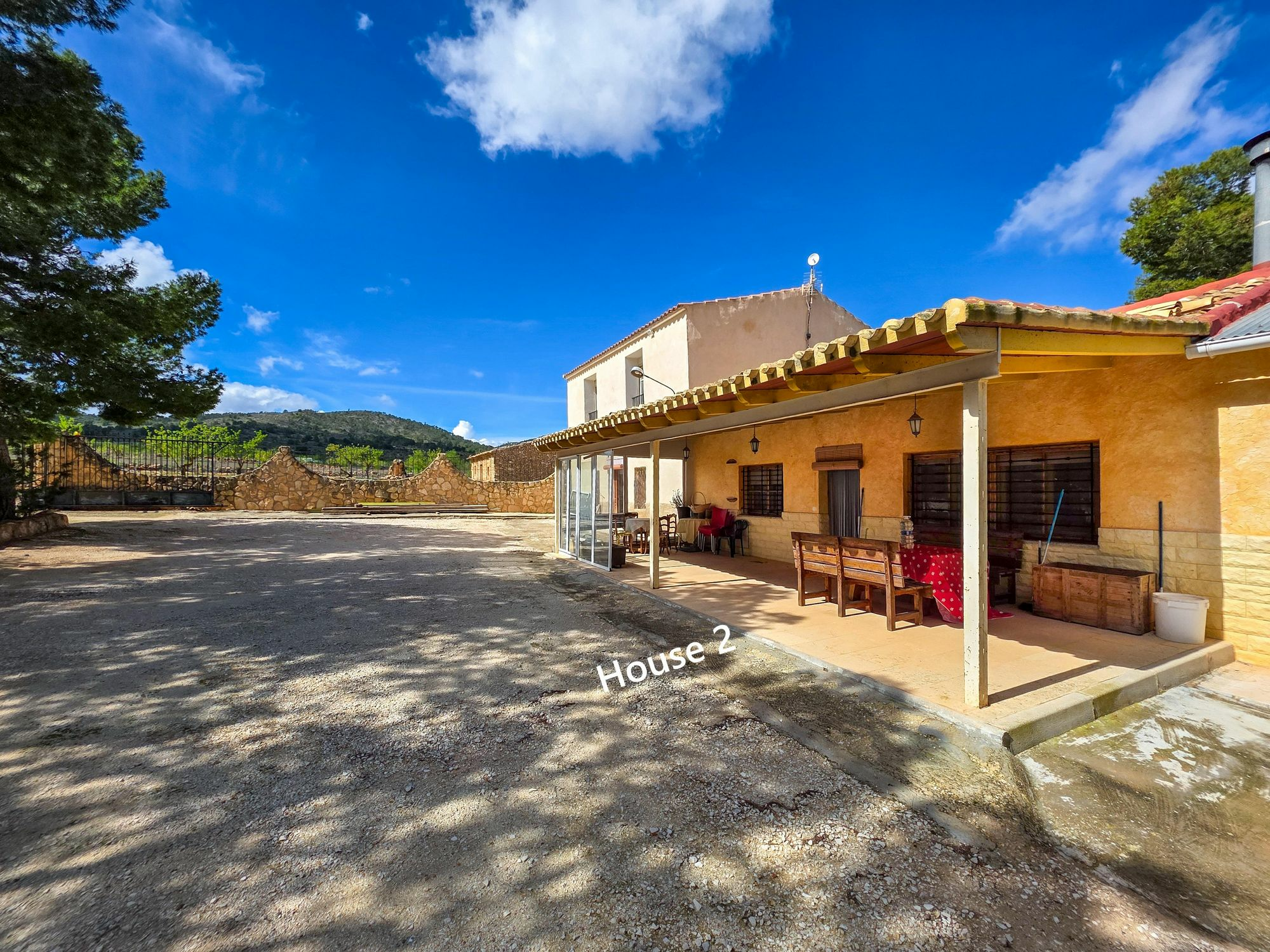 tn_IZ575-19-ec17ec 5-bedroom Country House In Pinoso, Spain (260 M²)