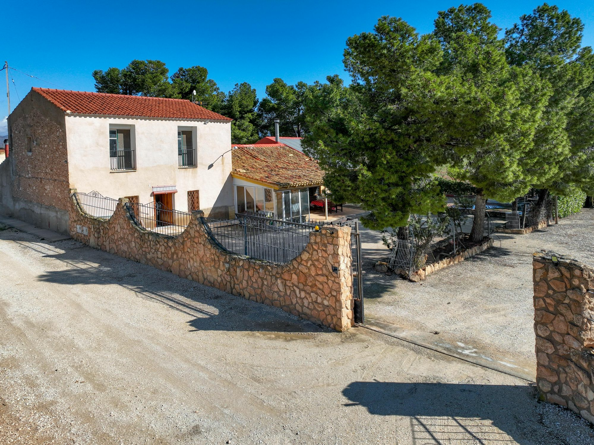 tn_IZ575-2-e65727 5-bedroom Country House In Pinoso, Spain (260 M²)