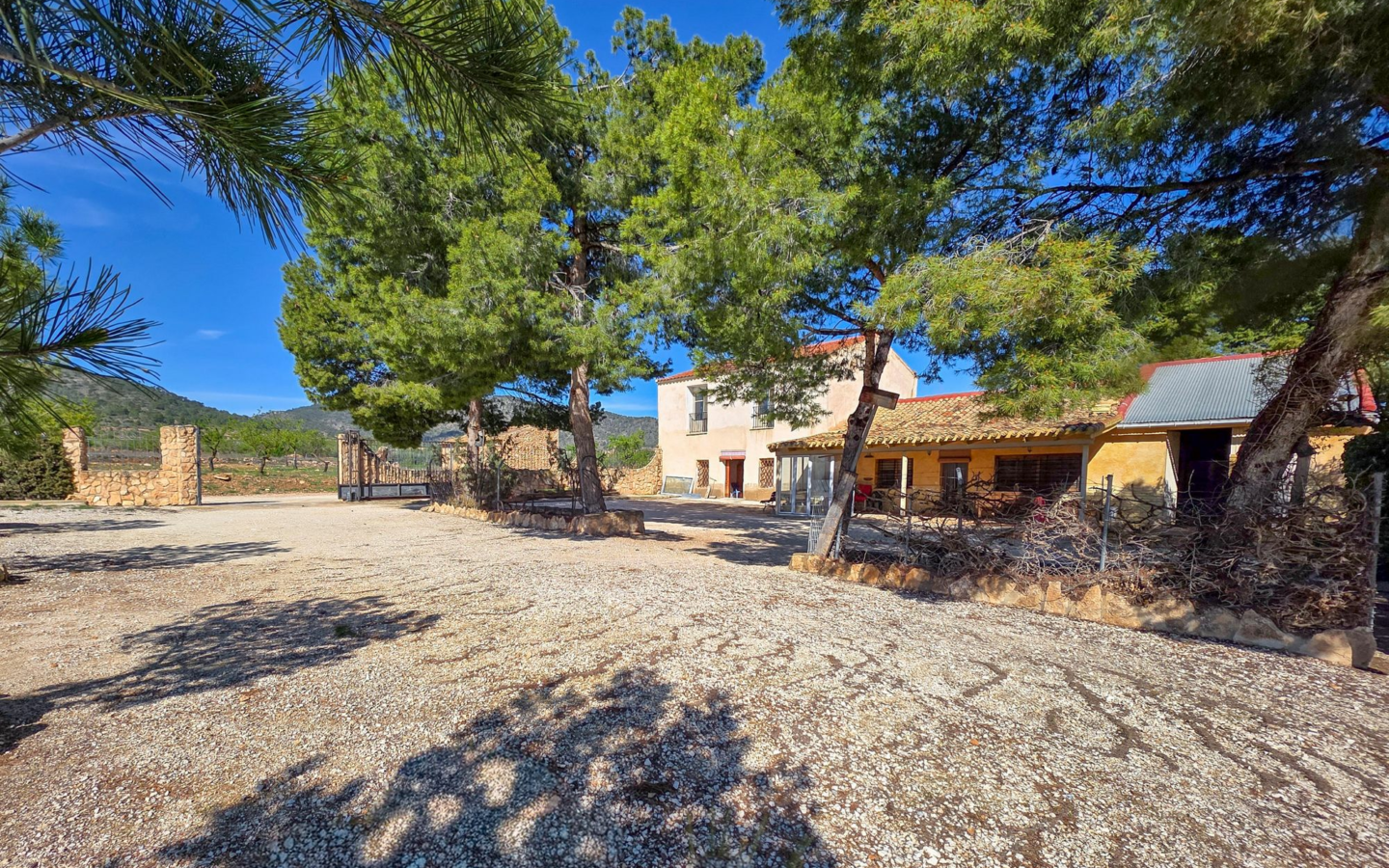 5-bedroom Country House In Pinoso, Spain (260 M²)