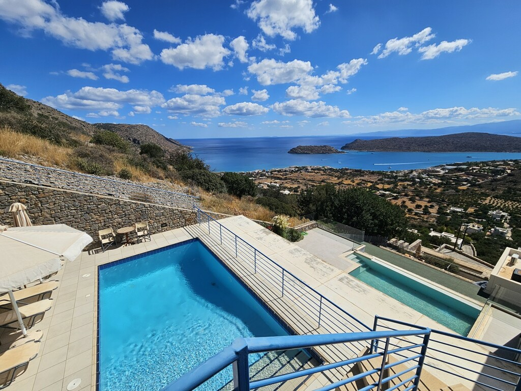 3-bedroom Villa In Agios Nikolaos, Greece (113 M²)