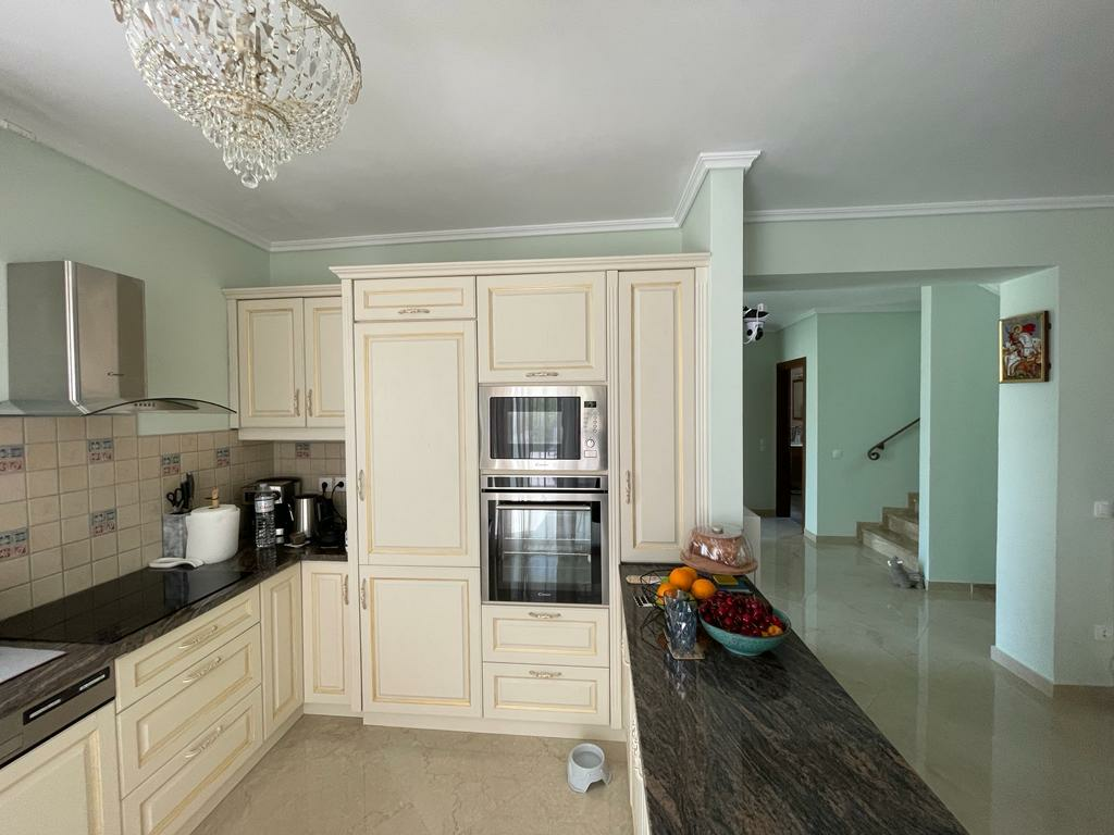 4-bedroom Villa In Corfu, Greece (300 M²)