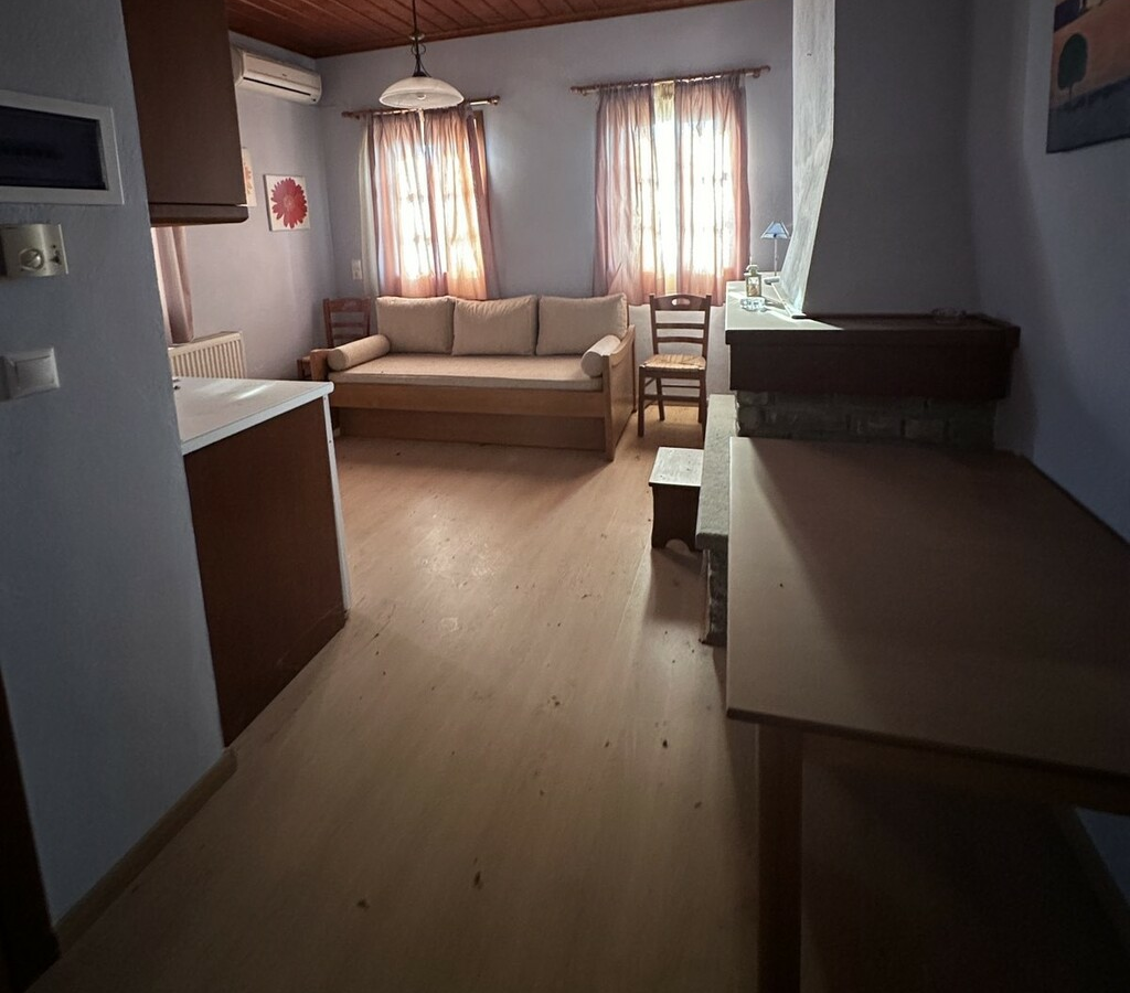 Hotel In Konitsa, Greece (310 M²)