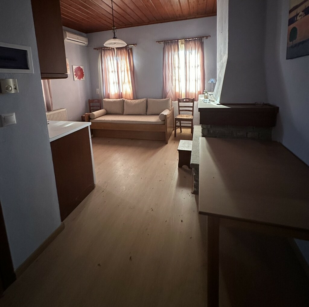 Hotel In Konitsa, Greece (310 M²)