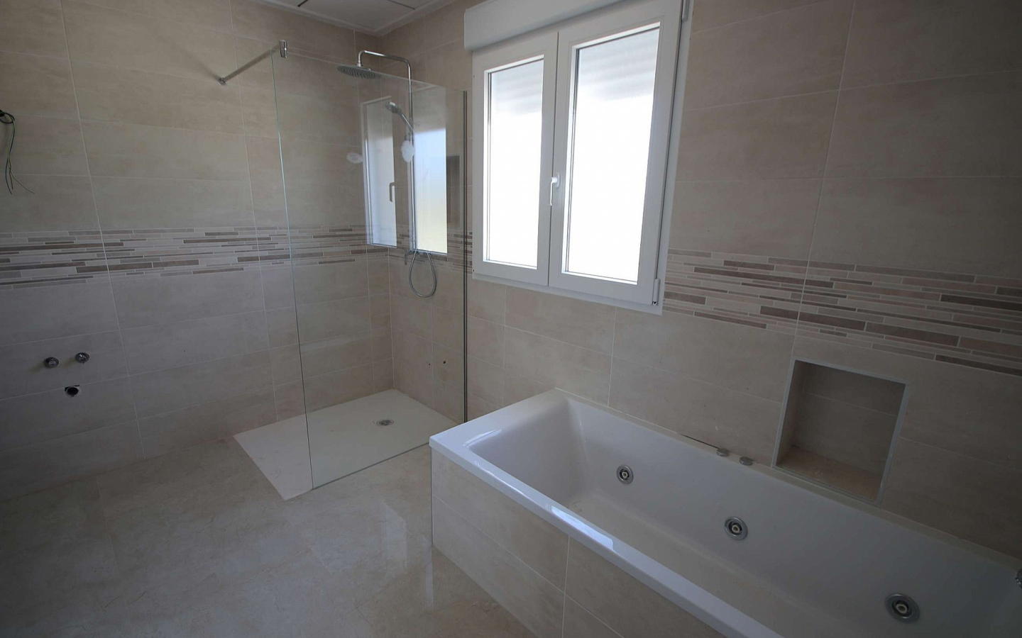 4-bedroom Detached Villa In Sax, Spain (220 M²)