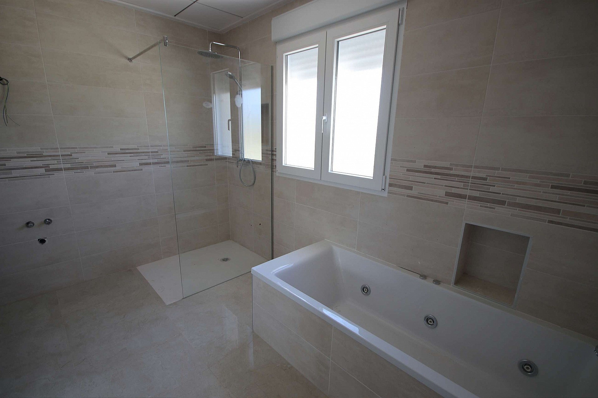 4-bedroom Detached Villa In Sax, Spain (220 M²)