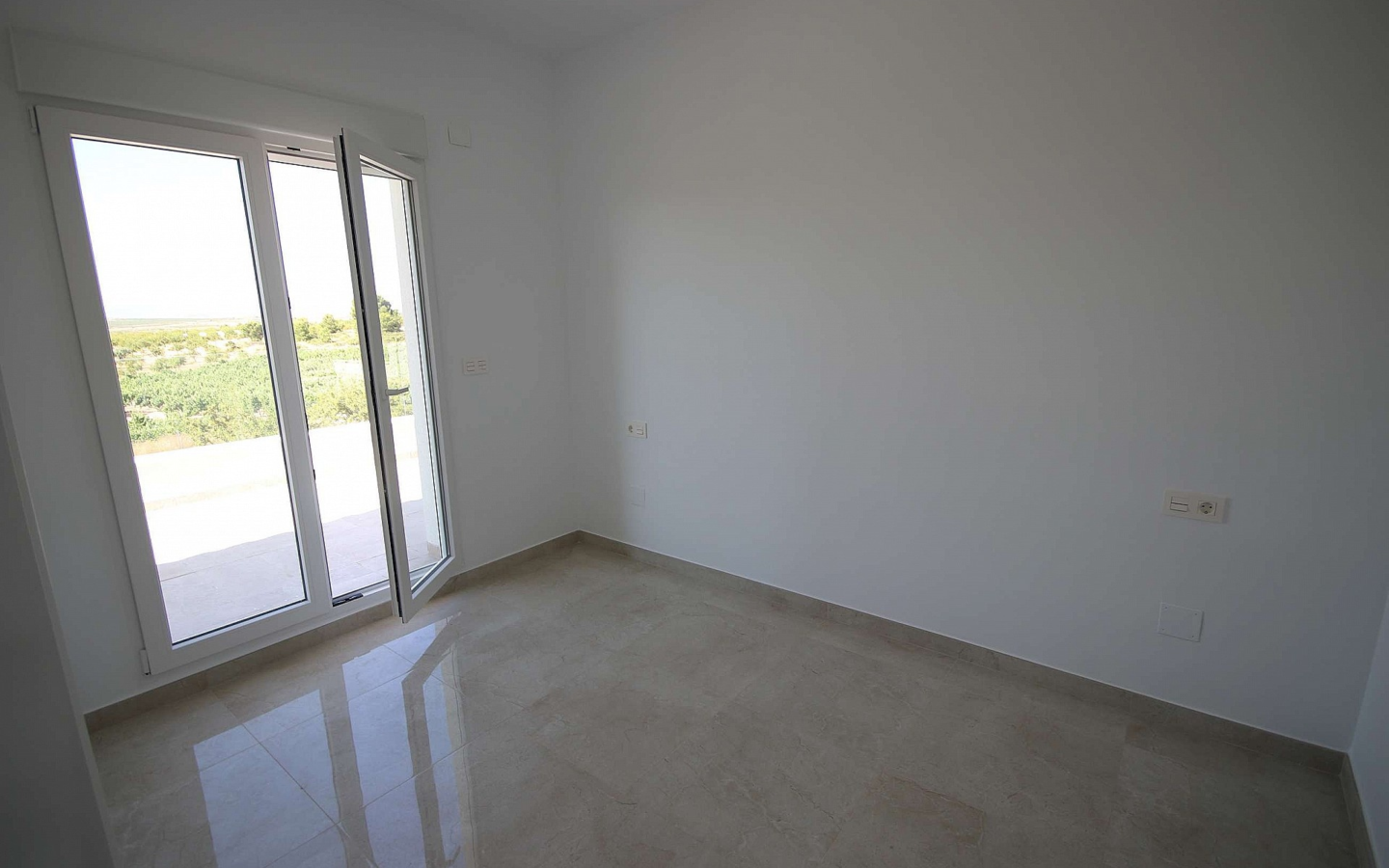 4-bedroom Detached Villa In Sax, Spain (220 M²)