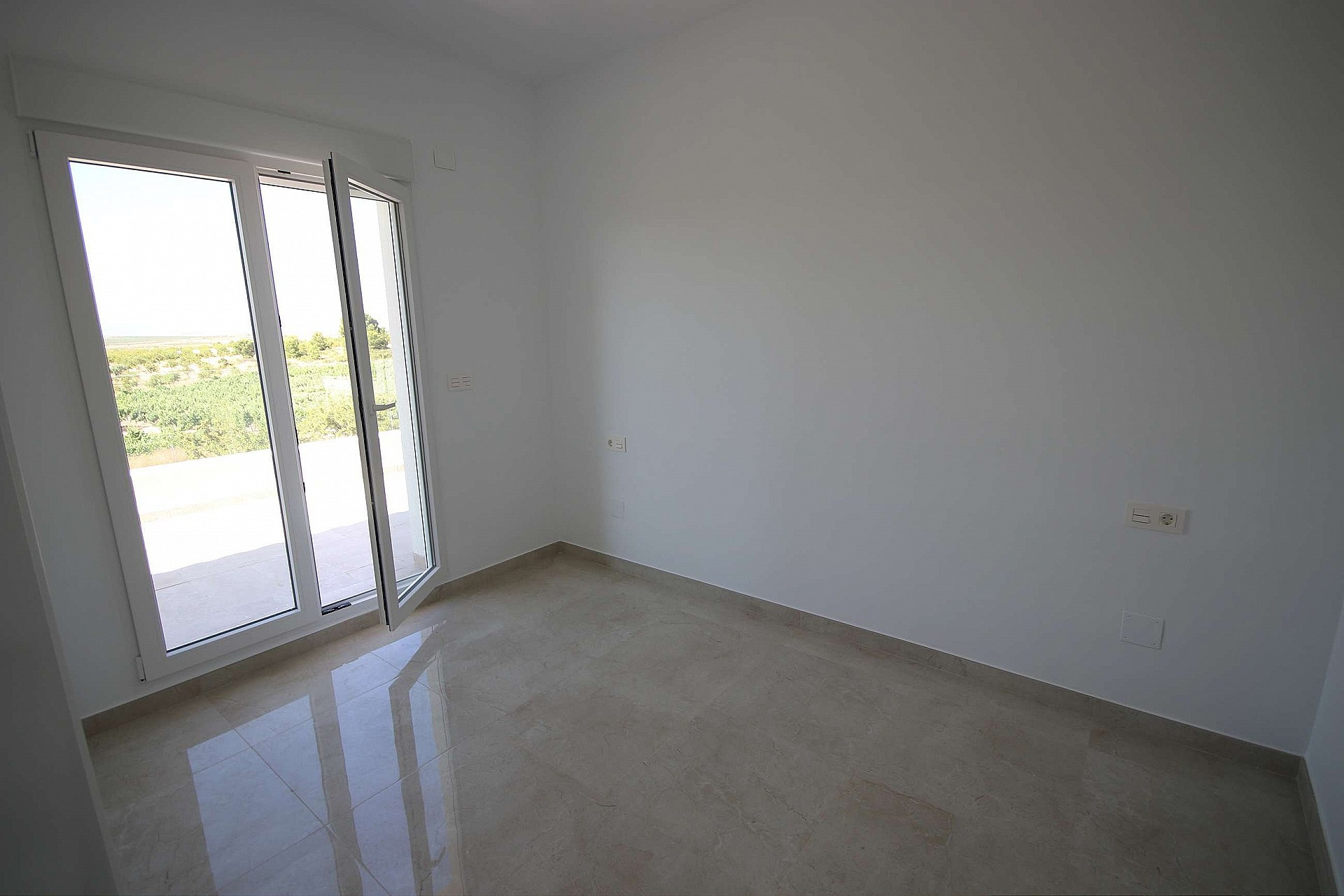 4-bedroom Detached Villa In Sax, Spain (220 M²)