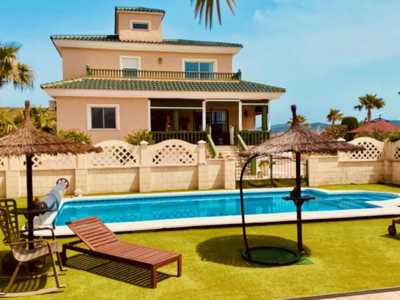 4-bedroom Detached Villa In Macisvenda, Spain (305 M²)