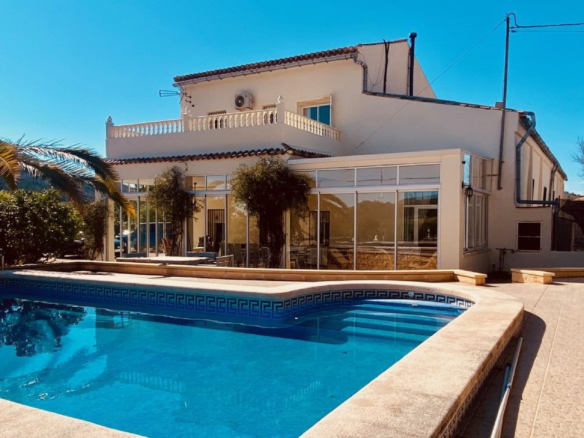 5-bedroom Country House In El Cantón, Spain (308 M²)