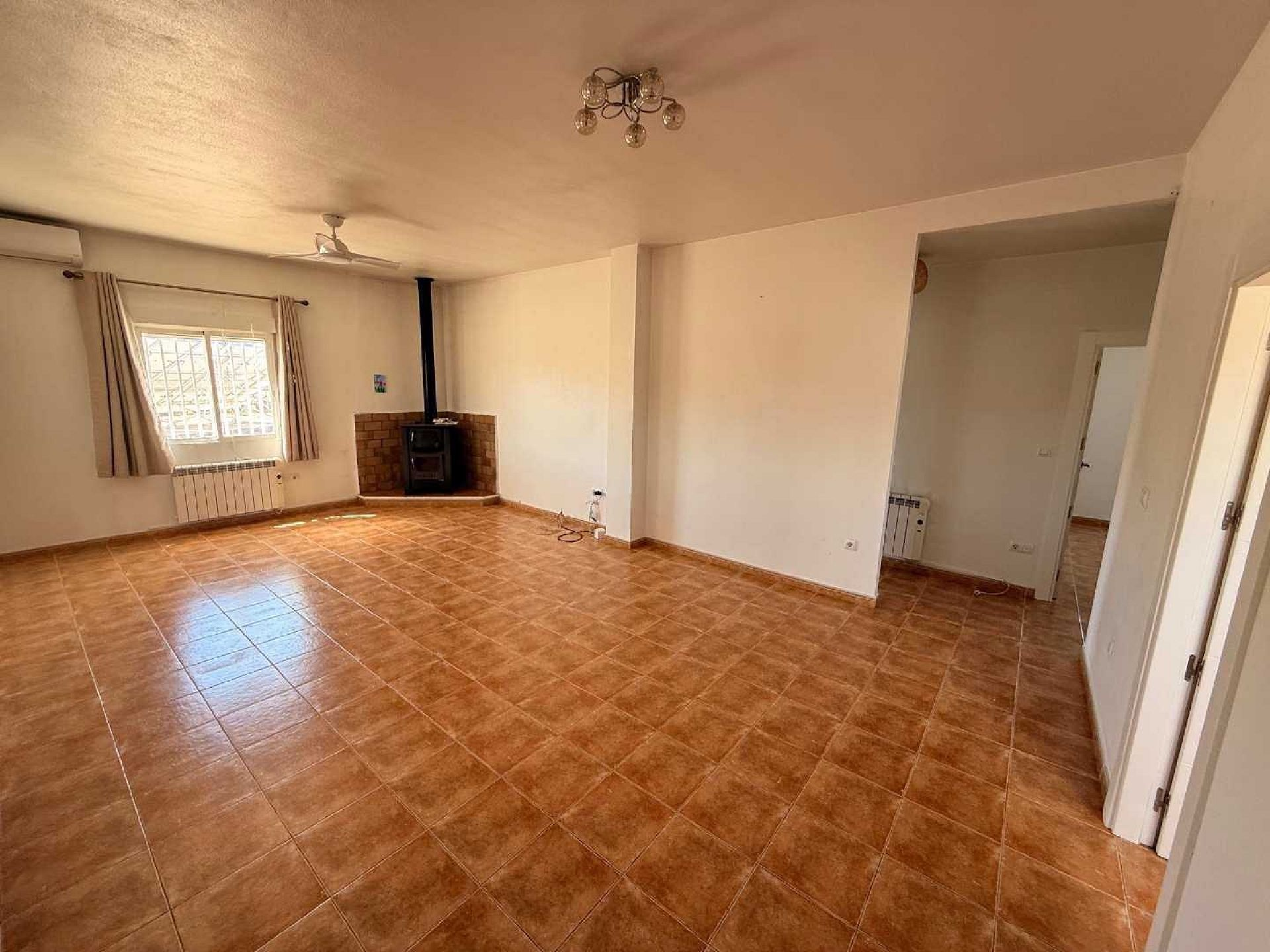 3-bedroom Detached Villa In Pinoso, Spain (115 M²)