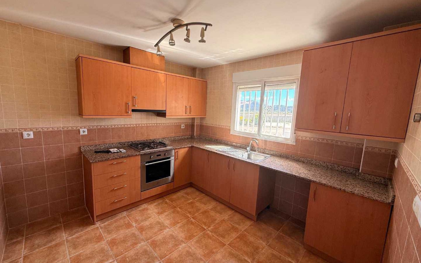 3-bedroom Detached Villa In Pinoso, Spain (115 M²)