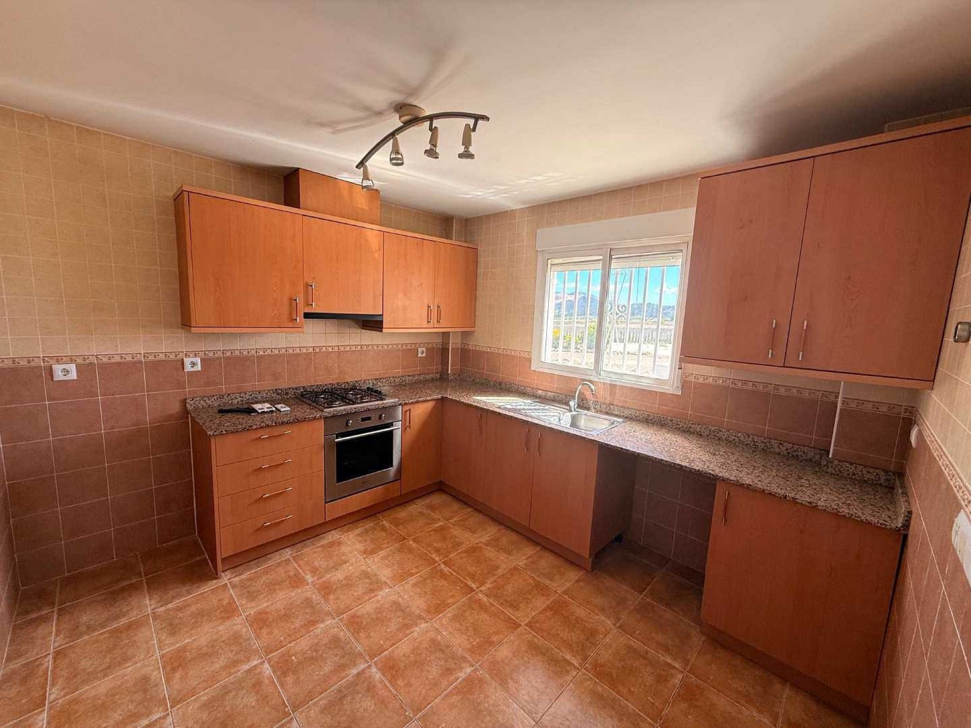3-bedroom Detached Villa In Pinoso, Spain (115 M²)
