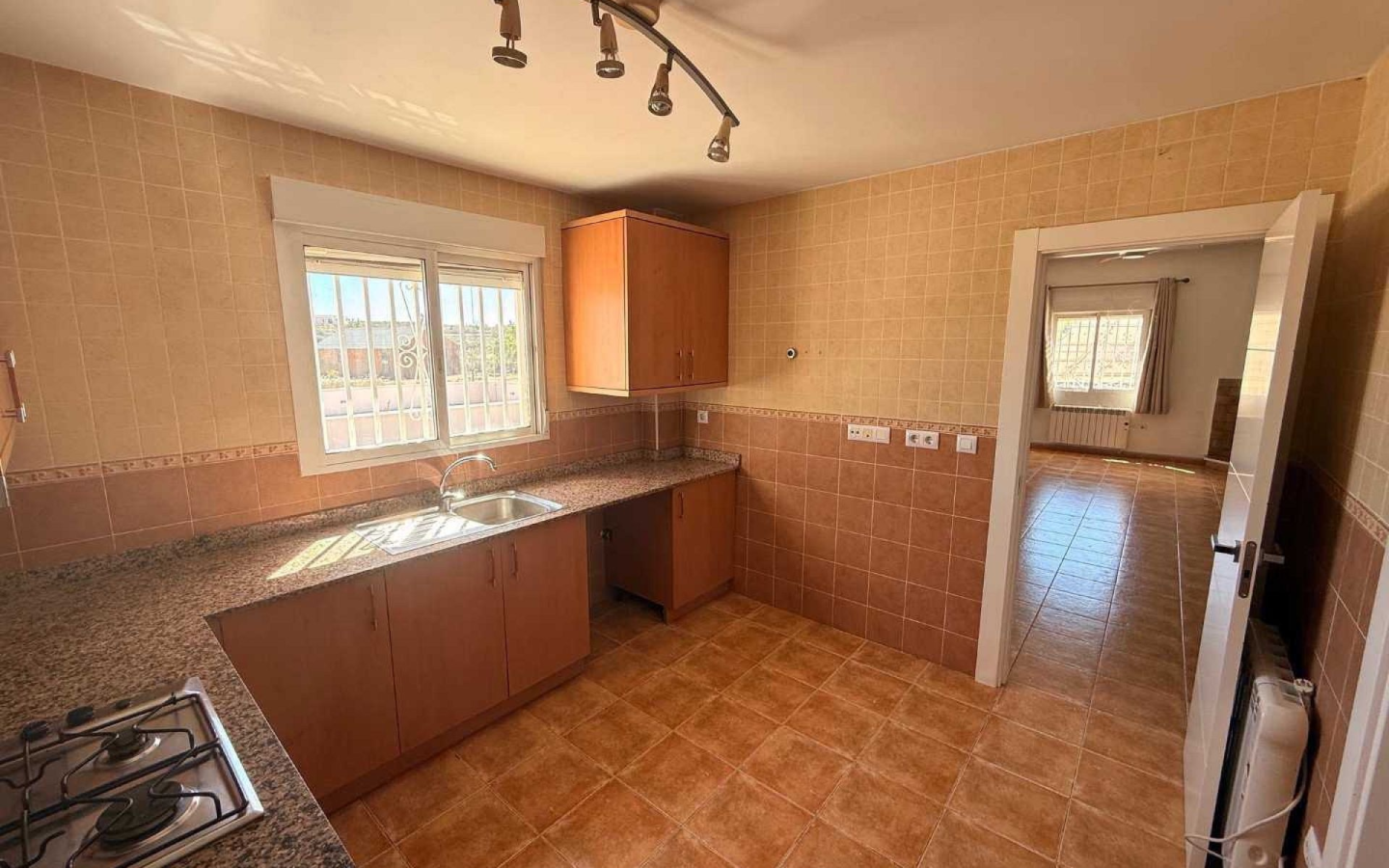 3-bedroom Detached Villa In Pinoso, Spain (115 M²)