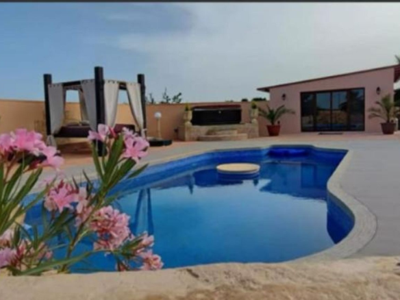 5-bedroom Detached Villa In Pinoso, Spain (300 M²)