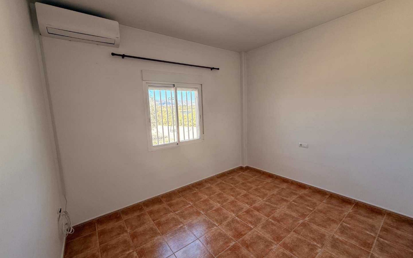 3-bedroom Detached Villa In Pinoso, Spain (115 M²)