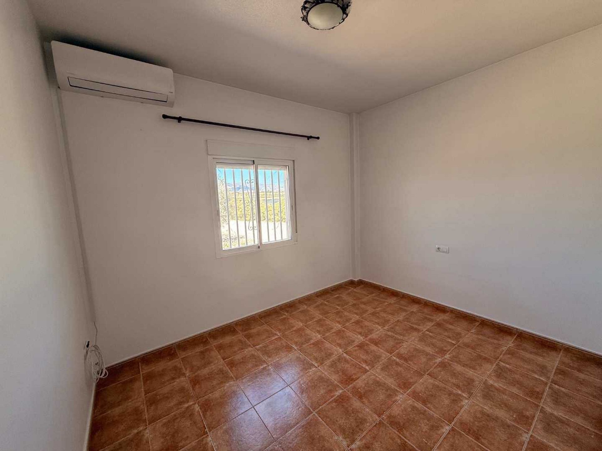 3-bedroom Detached Villa In Pinoso, Spain (115 M²)