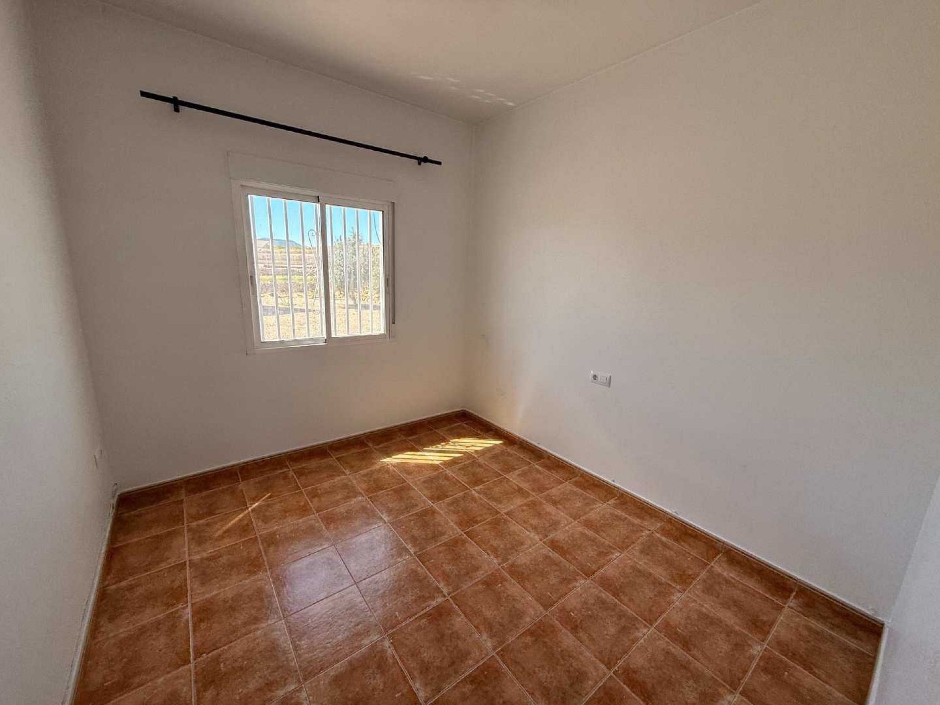 3-bedroom Detached Villa In Pinoso, Spain (115 M²)