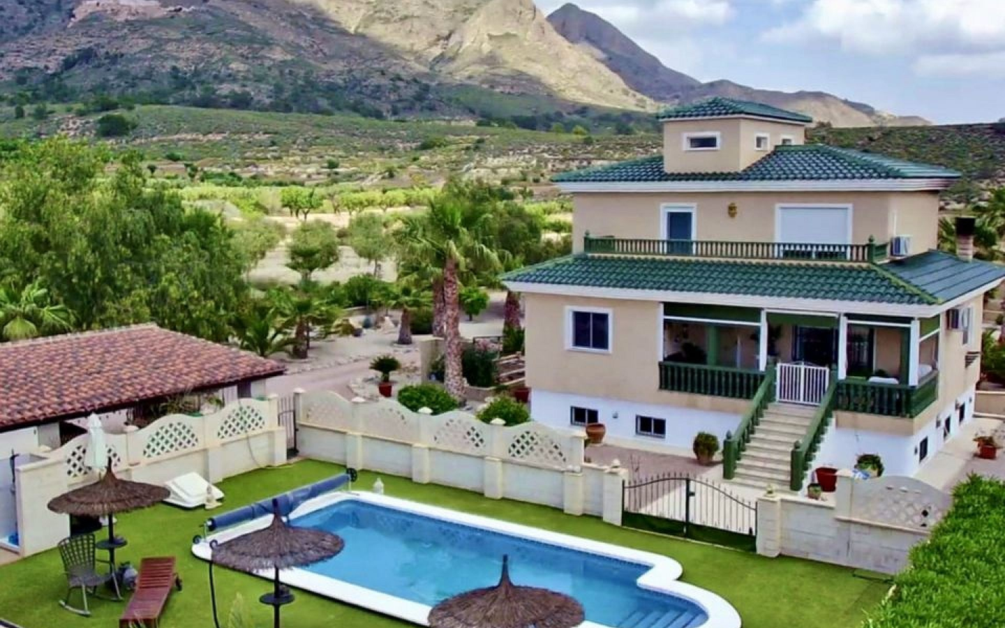 4-bedroom Detached Villa In Macisvenda, Spain (305 M²)