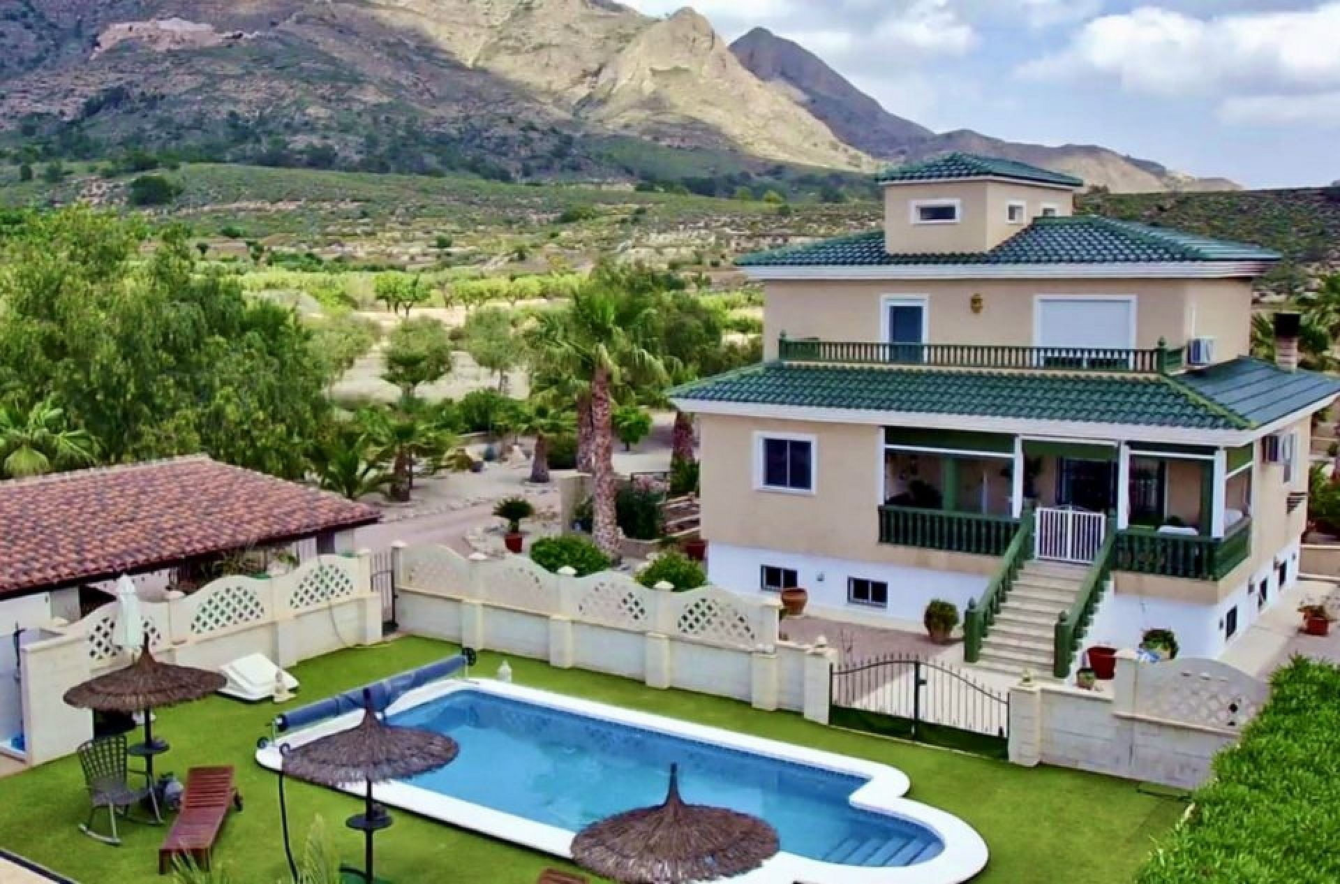 4-bedroom Detached Villa In Macisvenda, Spain (305 M²)