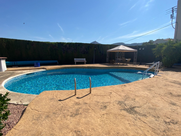 6-bedroom Detached Villa In Petrer, Spain (339 M²)