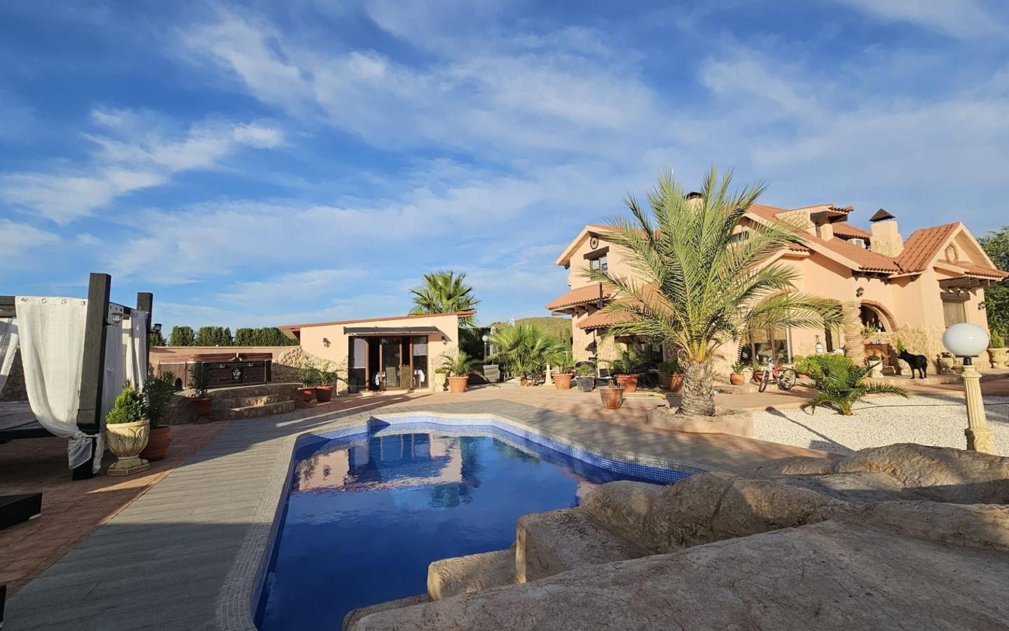 5-bedroom Detached Villa In Pinoso, Spain (300 M²)