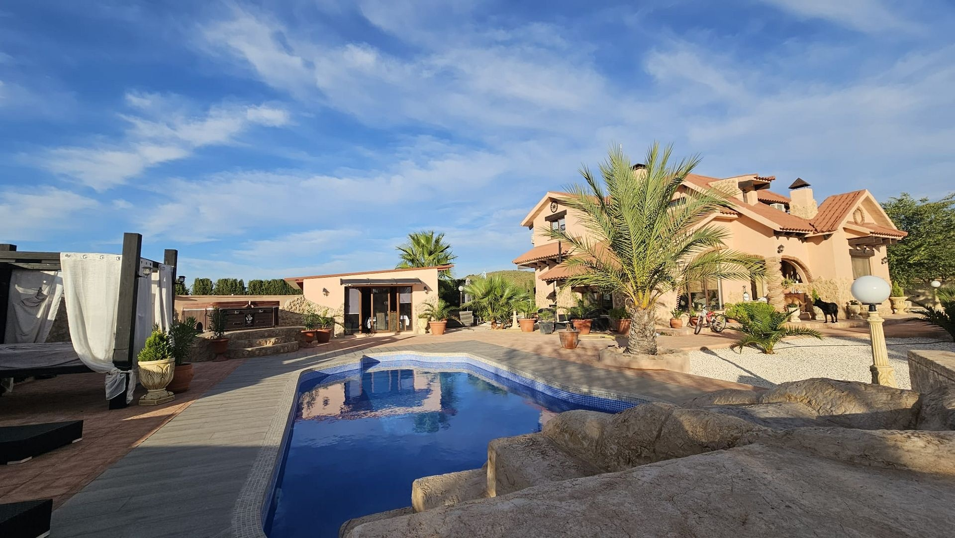5-bedroom Detached Villa In Pinoso, Spain (300 M²)