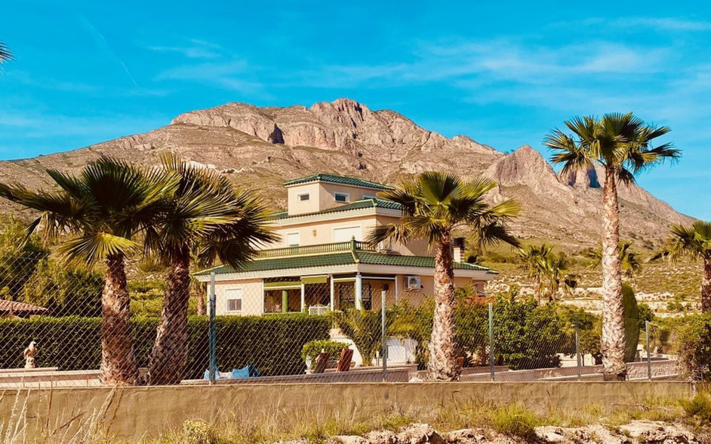 4-bedroom Detached Villa In Macisvenda, Spain (305 M²)