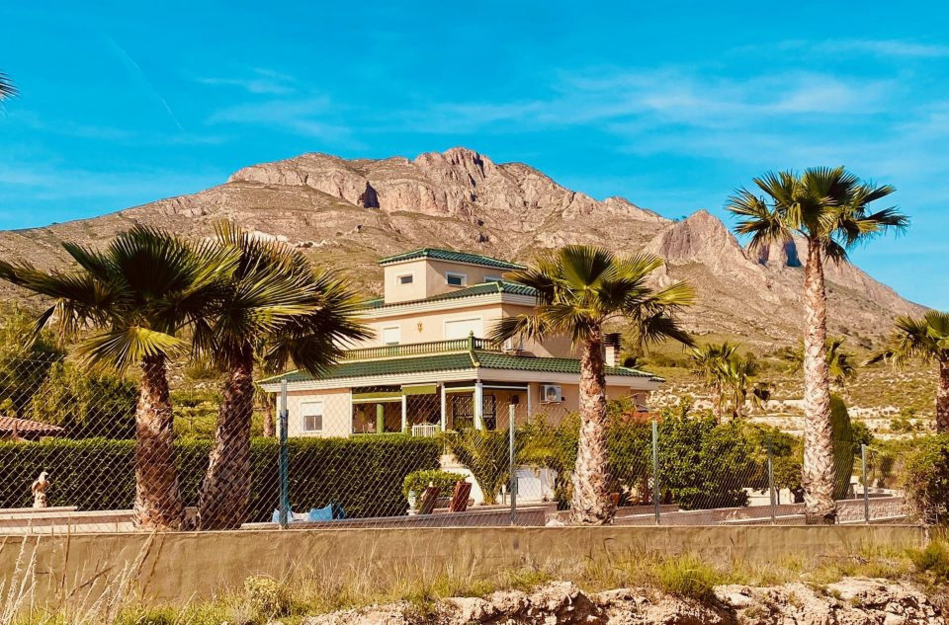 4-bedroom Detached Villa In Macisvenda, Spain (305 M²)