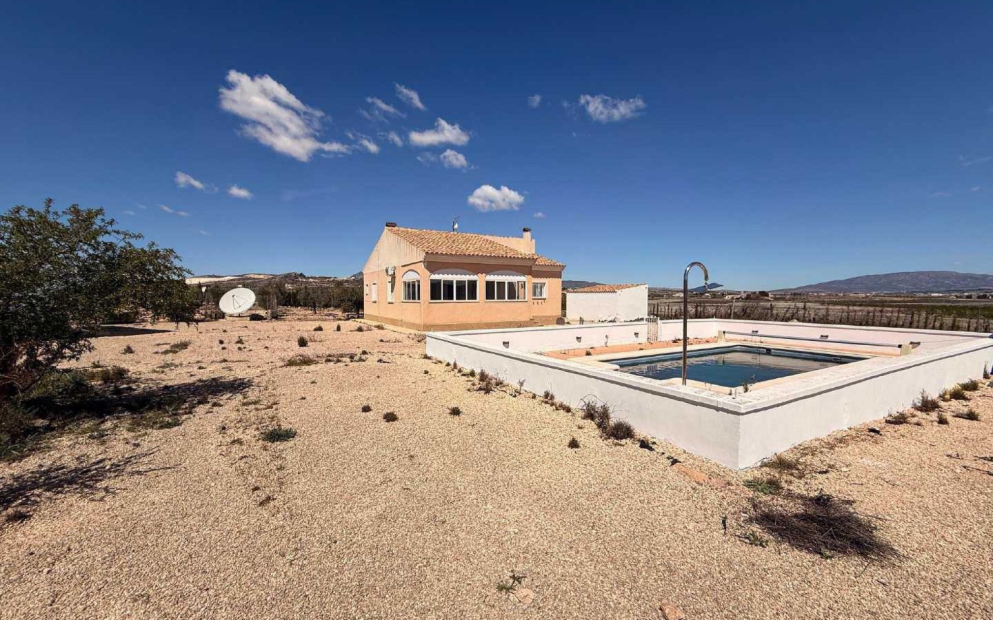 3-bedroom Detached Villa In Pinoso, Spain (115 M²)