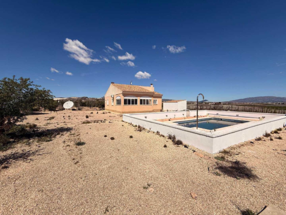 3-bedroom Detached Villa In Pinoso, Spain (115 M²)