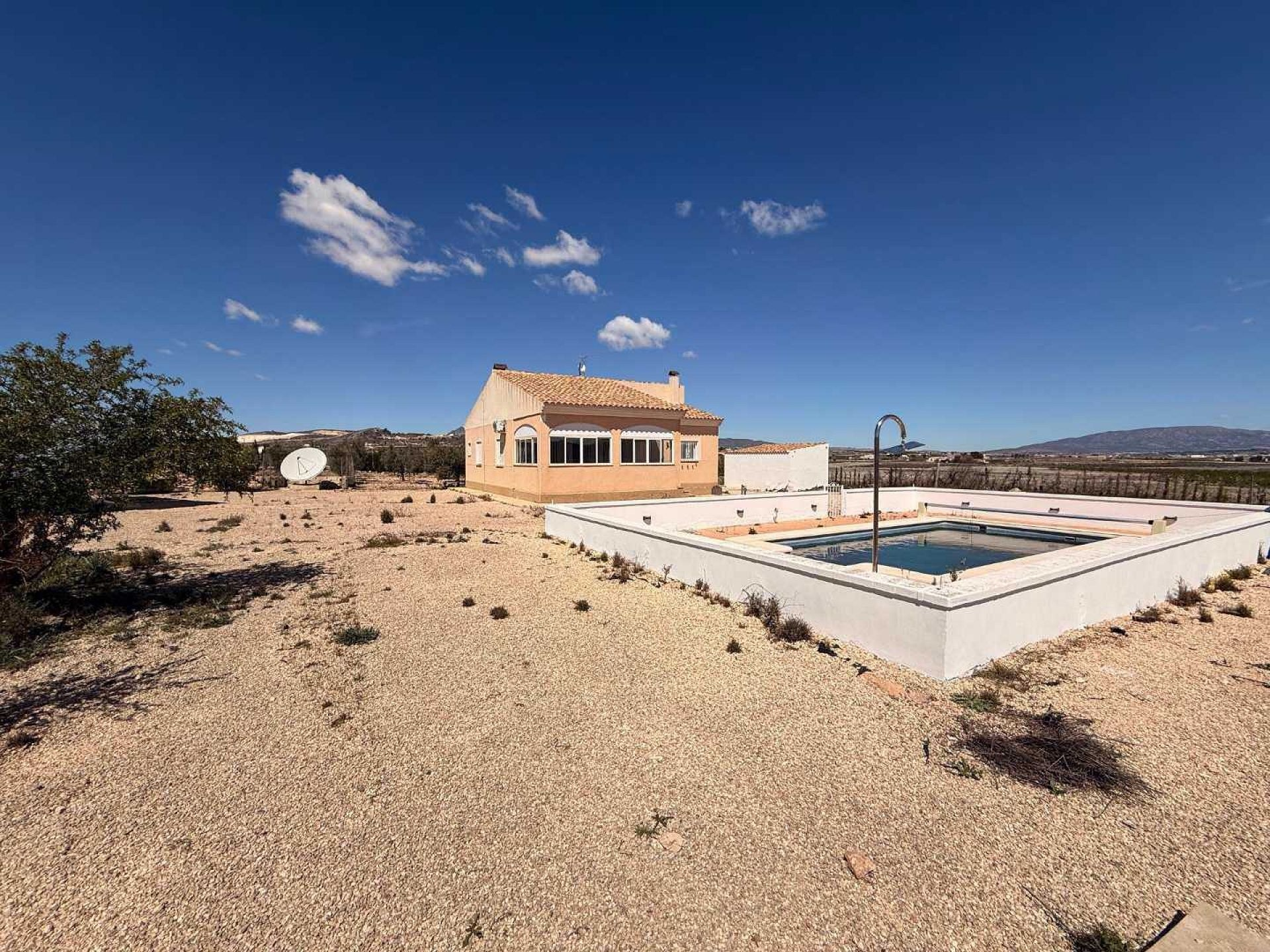 3-bedroom Detached Villa In Pinoso, Spain (115 M²)