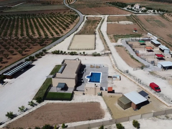 3-bedroom Detached Villa In Pinoso, Spain (200 M²)